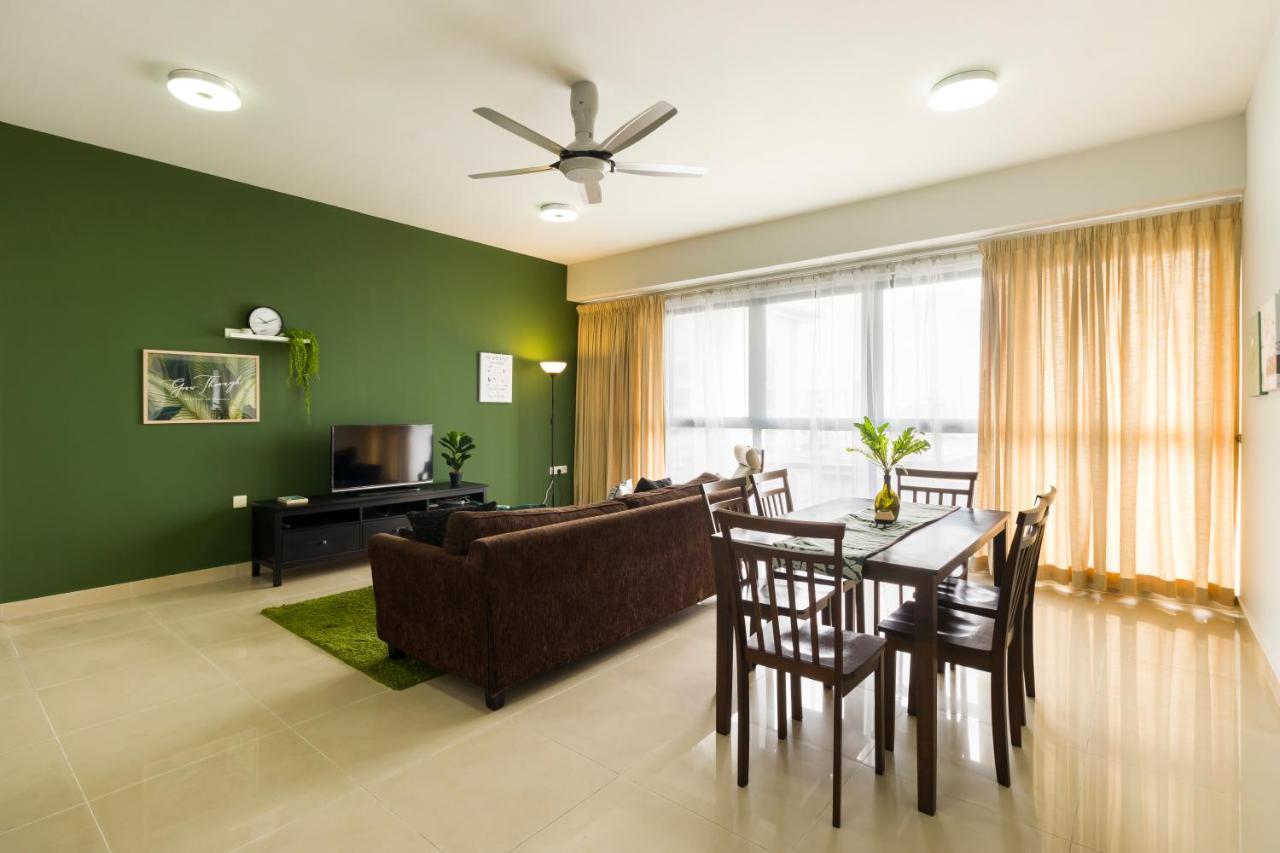 Pj8 Service Suites By Airhost เปอตาลิงจายา ภายนอก รูปภาพ