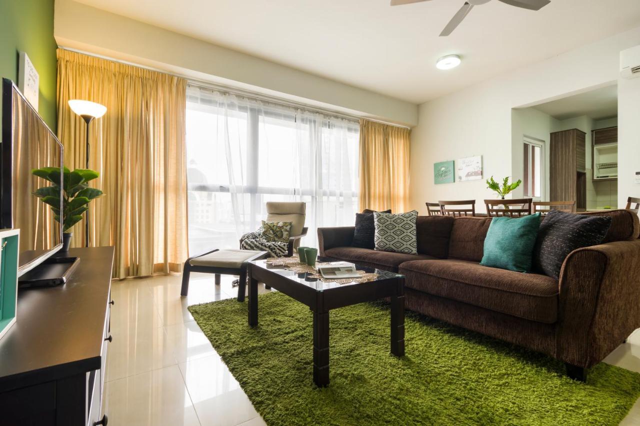 Pj8 Service Suites By Airhost เปอตาลิงจายา ภายนอก รูปภาพ
