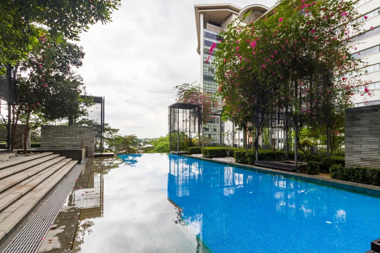 Pj8 Service Suites By Airhost เปอตาลิงจายา ภายนอก รูปภาพ